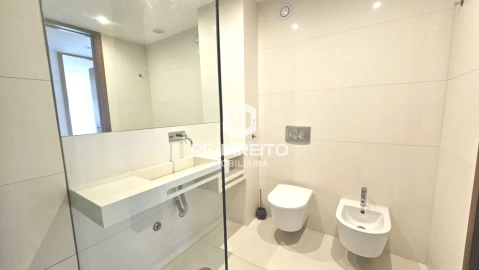 Apartamento T3 para Venda em Canelas