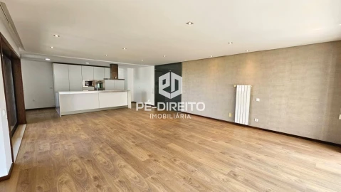 Apartamento T3 para Venda em Canelas