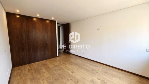 Apartamento T3 para Venda em Canelas