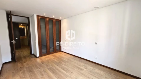 Apartamento T3 para Venda em Canelas