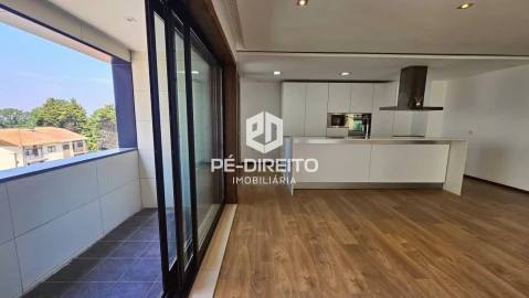 Apartamento T3 para Venda em Canelas