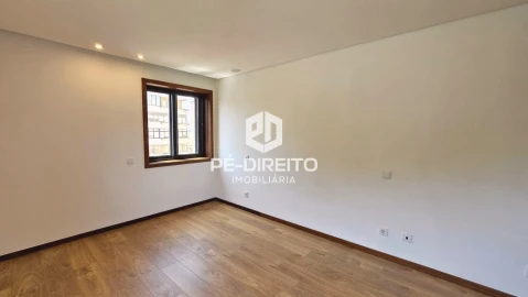 Apartamento T3 para Venda em Canelas