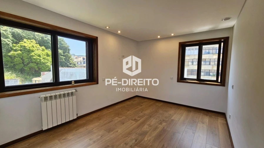 Apartamento T3 para Venda em Canelas Foto 31