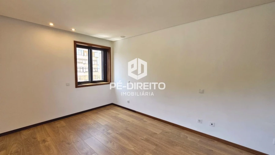 Apartamento T3 para Venda em Canelas Foto 32