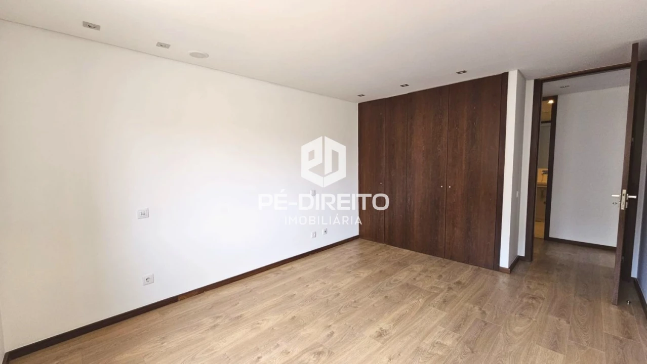 Apartamento T3 para Venda em Canelas Foto 26
