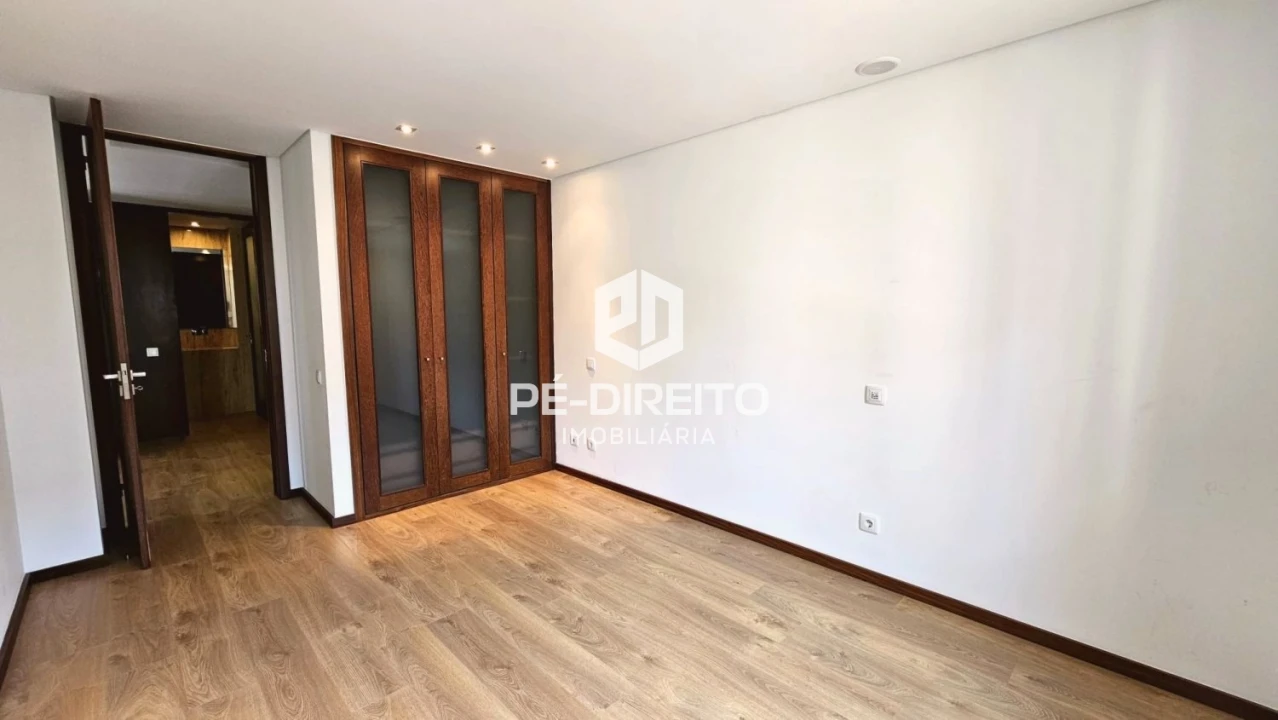 Apartamento T3 para Venda em Canelas Foto 19
