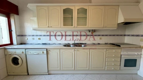 Apartamento T2 para Venda em Algueirão-Mem Martins