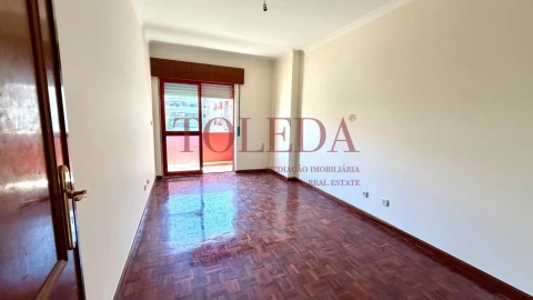 Apartamento T2 para Venda em Algueirão-Mem Martins