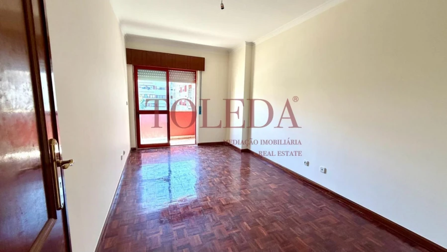 Apartamento T2 para Venda em Algueirão-Mem Martins Foto 11