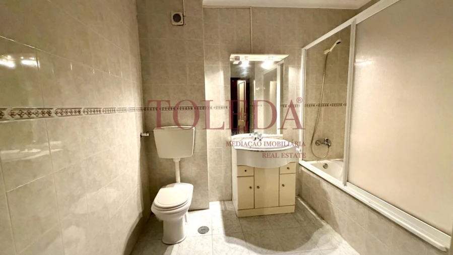 Apartamento T2 para Venda em Algueirão-Mem Martins Foto 17