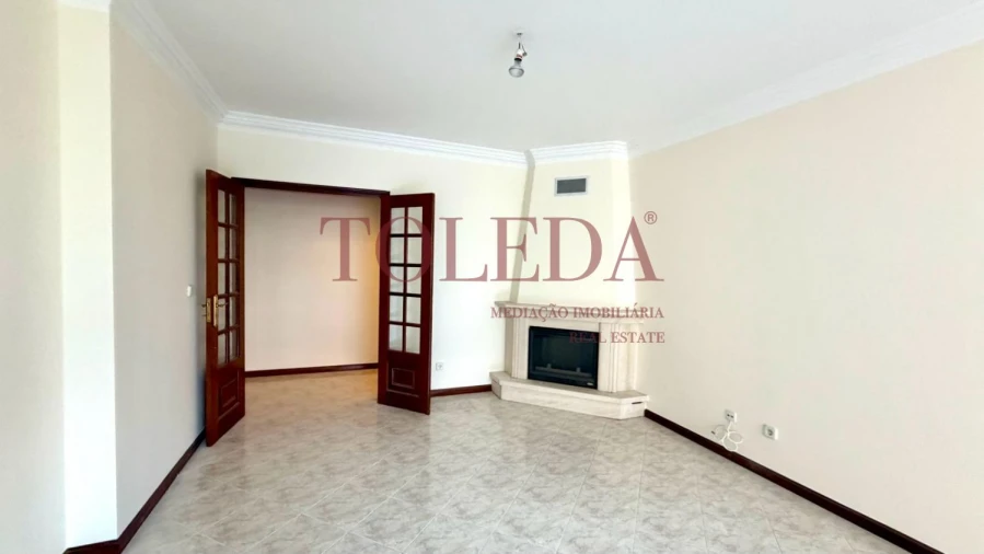 Apartamento T2 para Venda em Algueirão-Mem Martins Foto 8