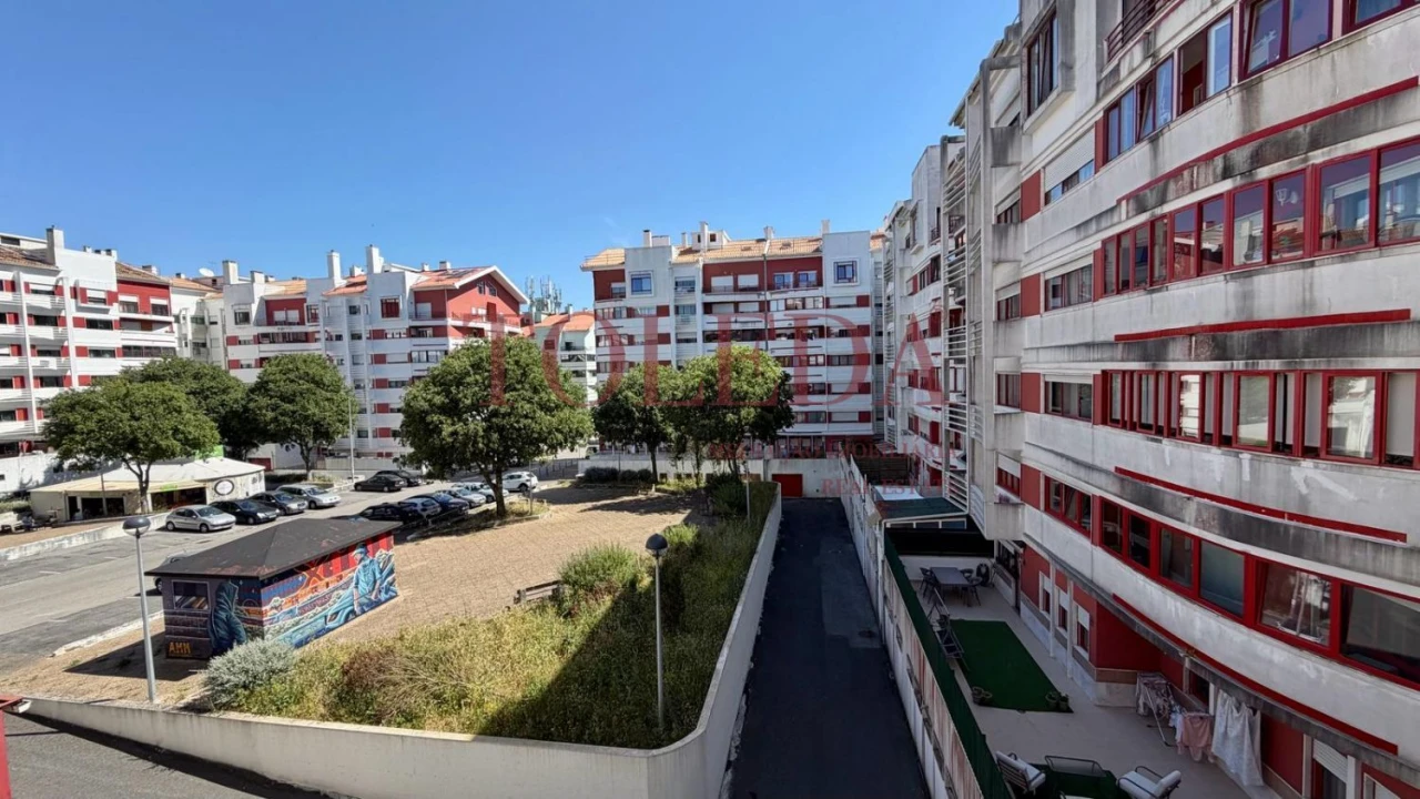 Apartamento T2 para Venda em Algueirão-Mem Martins Foto 13