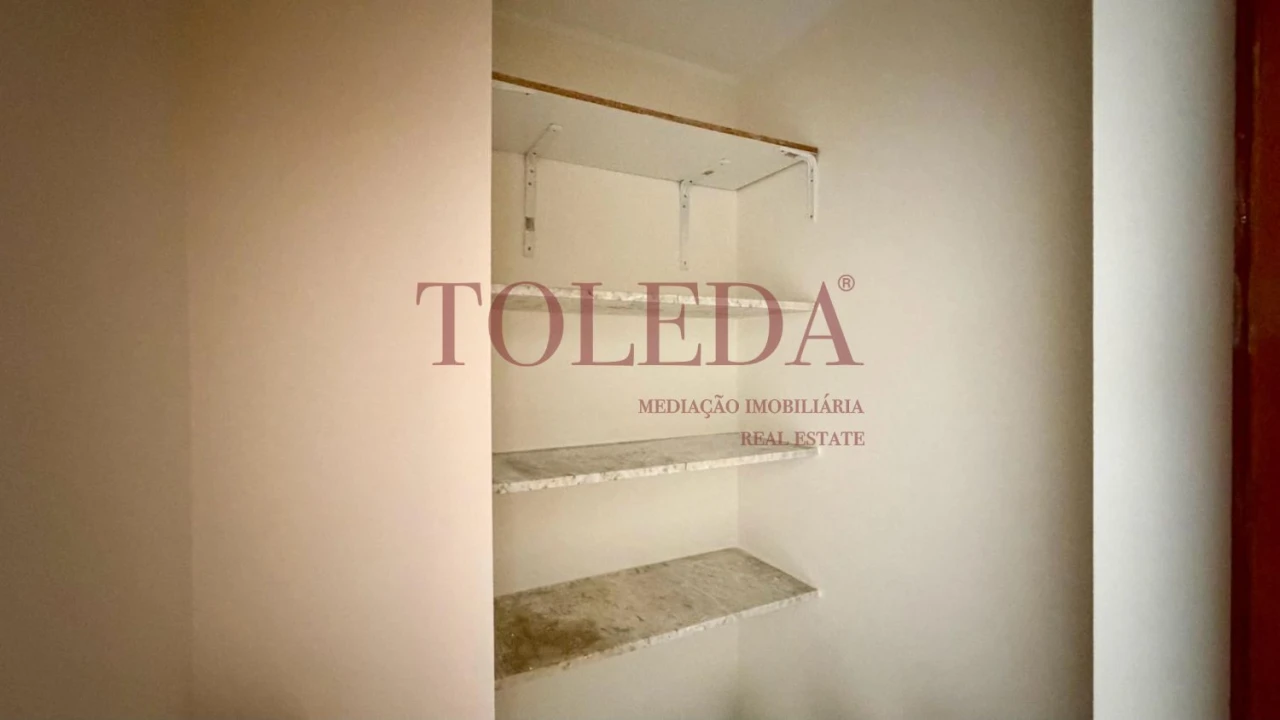 Apartamento T2 para Venda em Algueirão-Mem Martins Foto 4