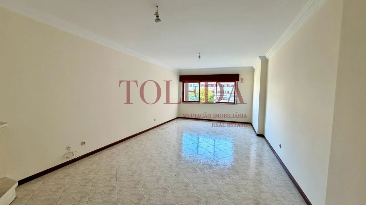 Apartamento T2 para Venda em Algueirão-Mem Martins Foto 5