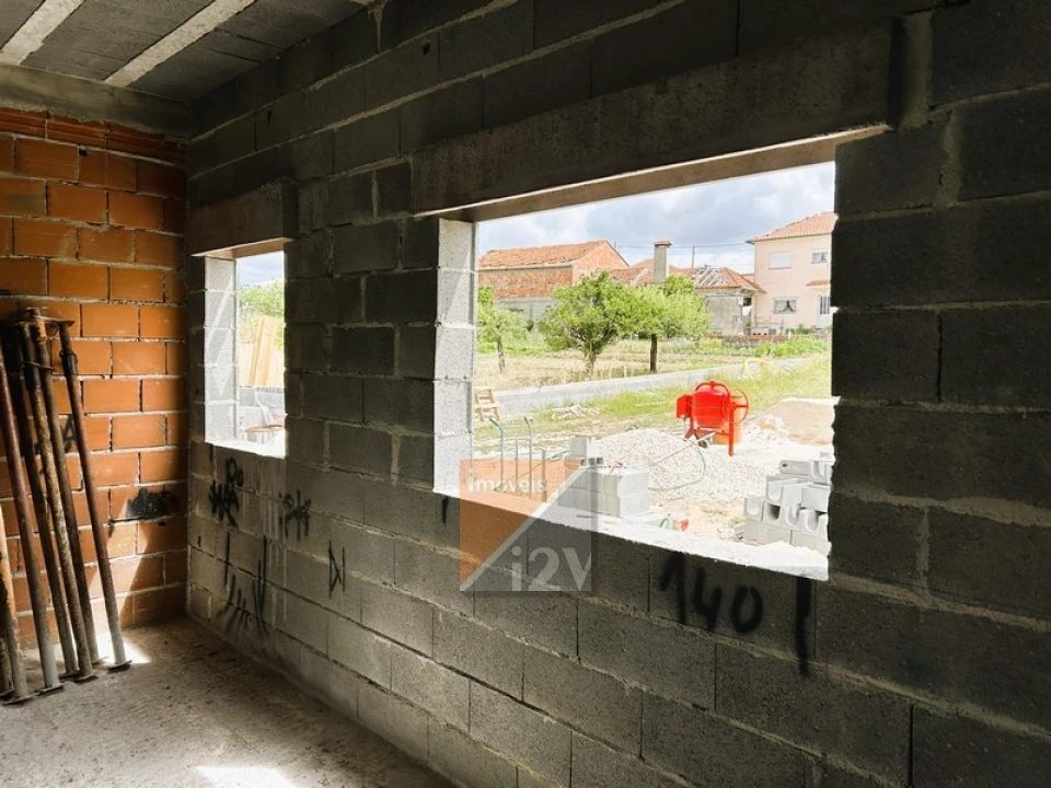 Moradia T3 para Venda em Colmeias e Memória Foto 9