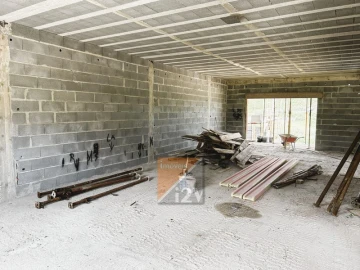 Moradia T3 para Venda em Colmeias e Memória