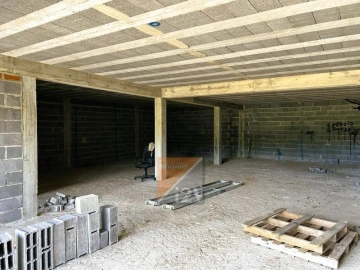 Moradia T3 para Venda em Colmeias e Memória
