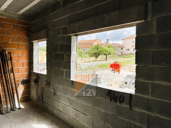 Moradia T3 para Venda em Colmeias e Memória Foto 9