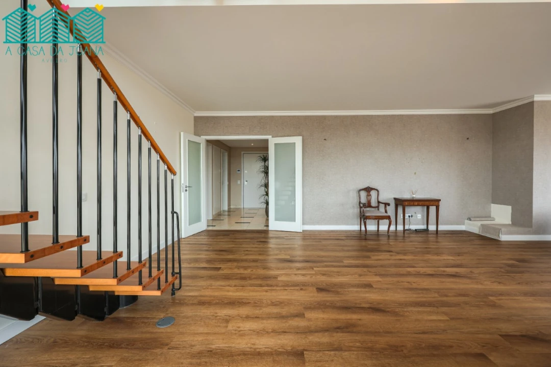 Apartamento T5 para Venda em Glória e Vera Cruz Foto 9