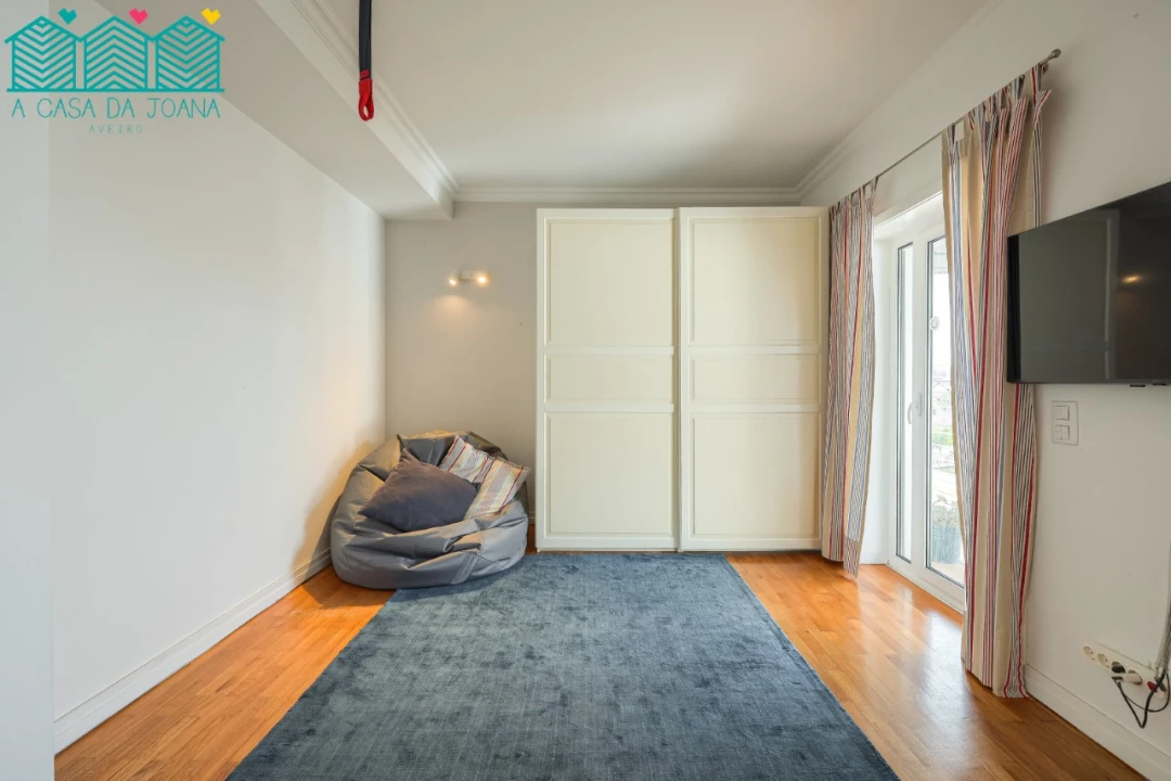 Apartamento T5 para Venda em Glória e Vera Cruz Foto 13