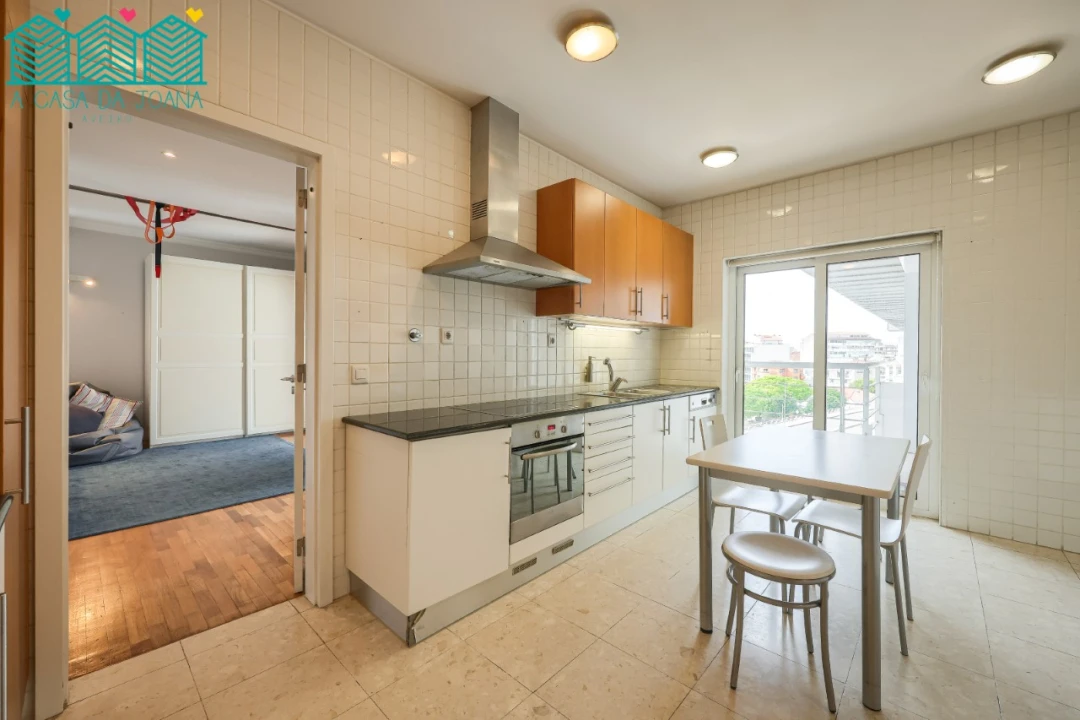 Apartamento T5 para Venda em Glória e Vera Cruz Foto 17