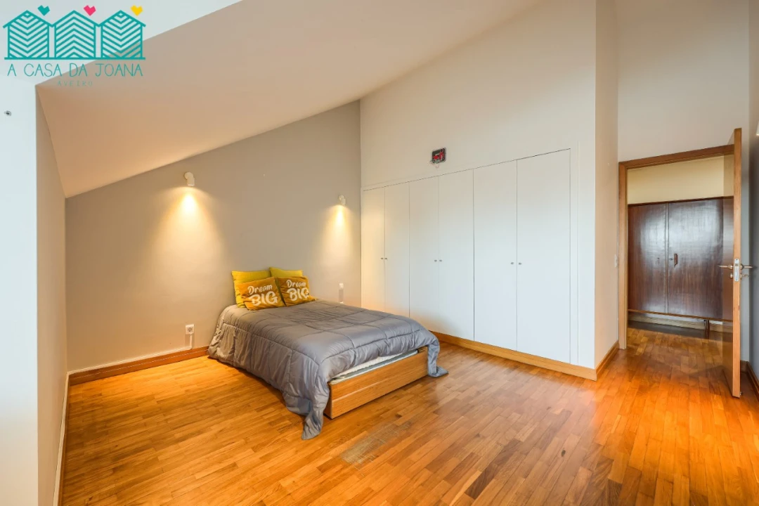 Apartamento T5 para Venda em Glória e Vera Cruz Foto 31