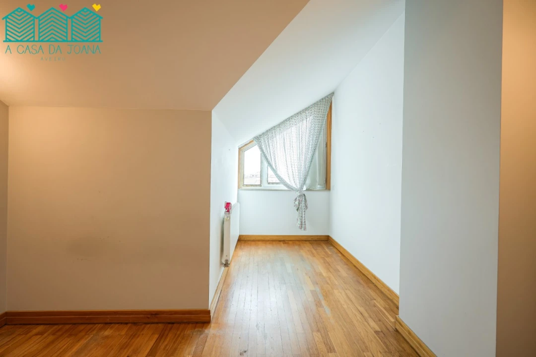 Apartamento T5 para Venda em Glória e Vera Cruz Foto 35