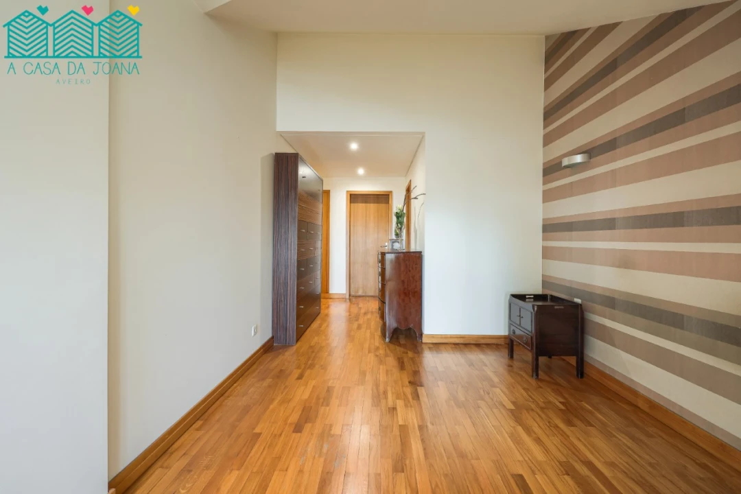 Apartamento T5 para Venda em Glória e Vera Cruz Foto 44