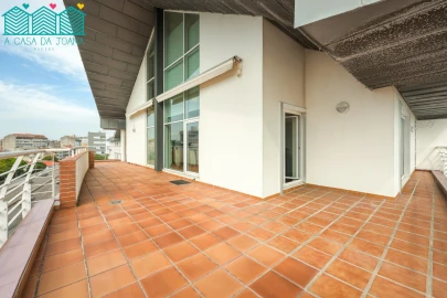 Apartamento T5 para Venda em Glória e Vera Cruz