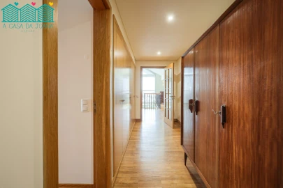 Apartamento T5 para Venda em Glória e Vera Cruz