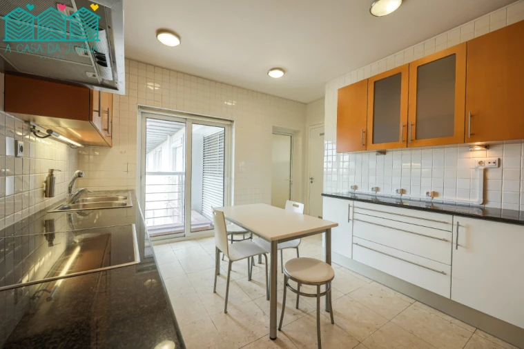 Apartamento T5 para Venda em Glória e Vera Cruz Foto 19