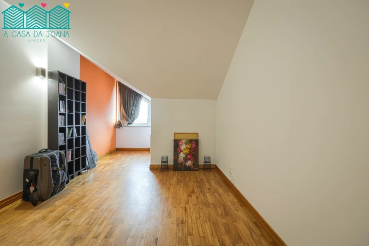 Apartamento T5 para Venda em Glória e Vera Cruz Foto 37