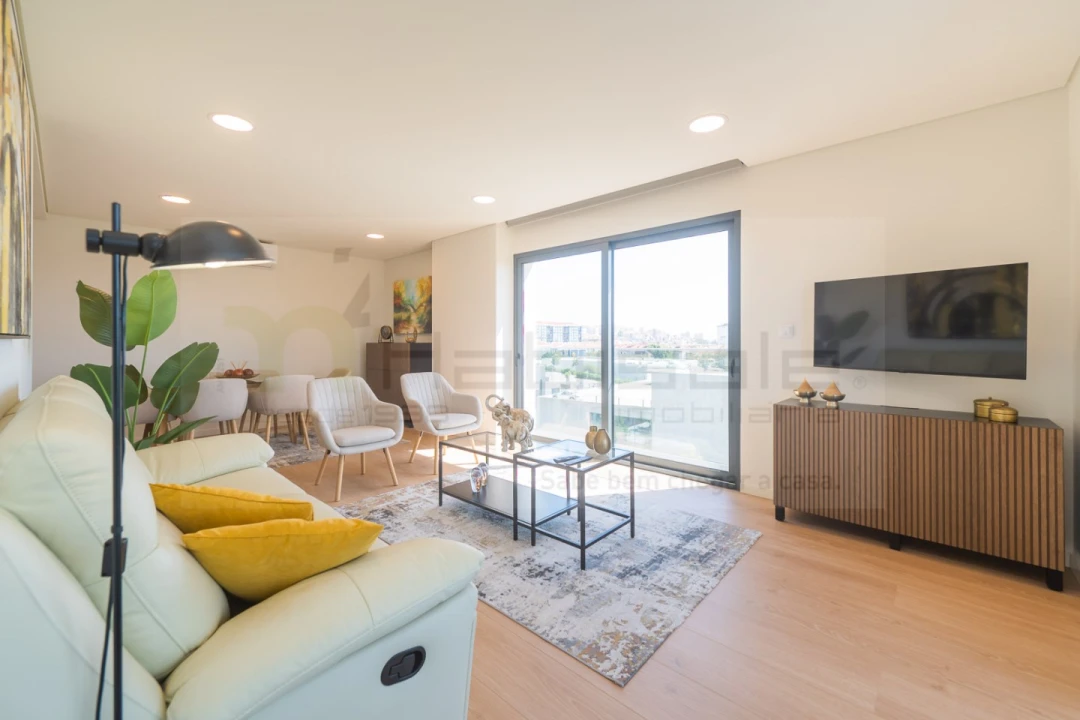 Apartamento T2 para Venda em Pontinha e Famões Foto 8