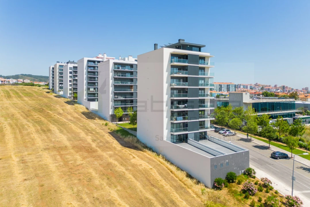 Apartamento T2 para Venda em Pontinha e Famões Foto 40