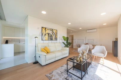 Apartamento T2 para Venda em Pontinha e Famões