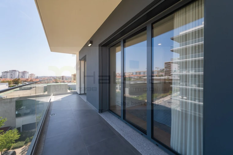 Apartamento T2 para Venda em Pontinha e Famões Foto 27