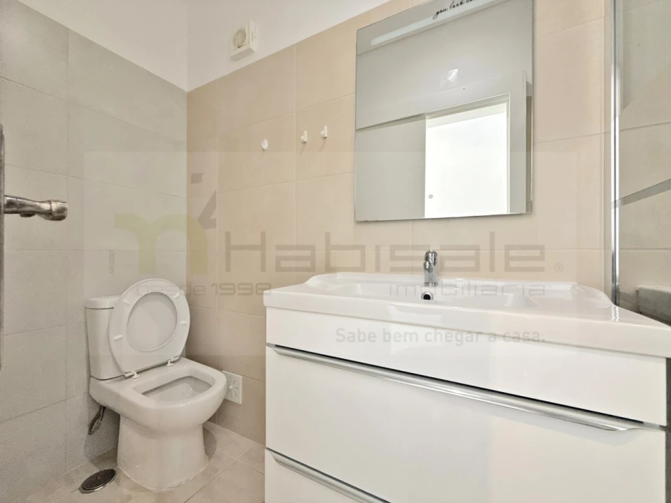 Apartamento T1 para Venda em Camarate, Unhos e Apelação Foto 11
