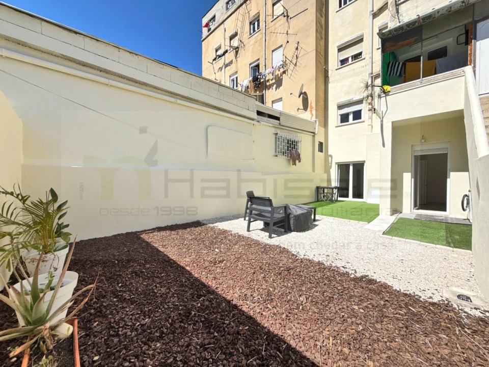 Apartamento T1 para Venda em Camarate, Unhos e Apelação Foto 1