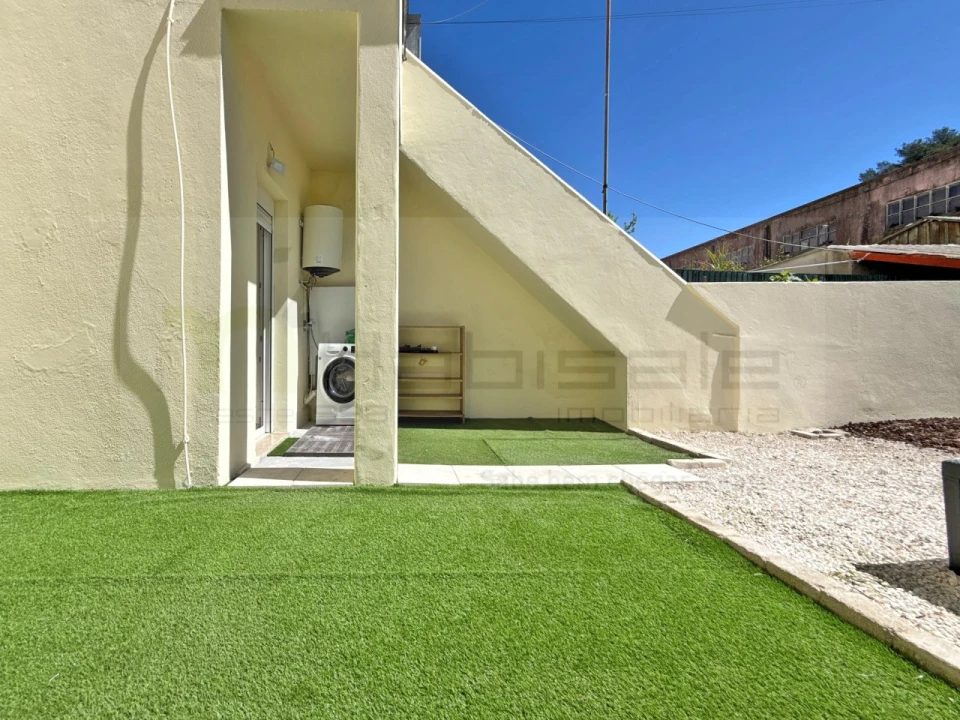 Apartamento T1 para Venda em Camarate, Unhos e Apelação Foto 2