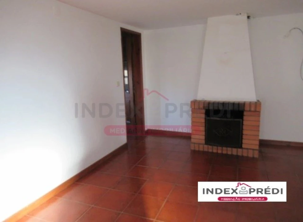 Moradia T2 para Venda em Carvalho Foto 4
