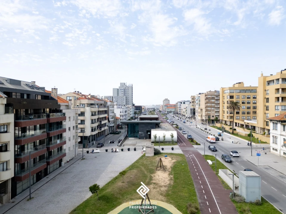 Apartamento T2 para Venda em Espinho Foto 2
