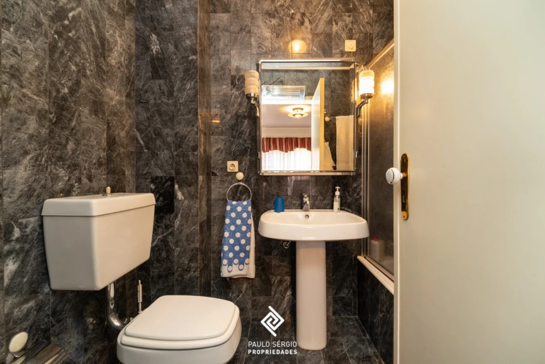 Apartamento T2 para Venda em Espinho Foto 15