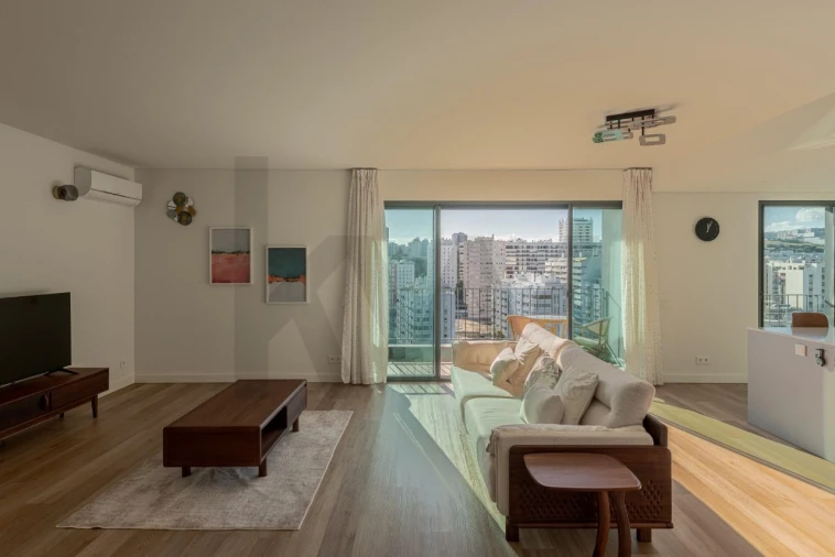 Apartamento T3 para Venda em Algés, Linda-A-Velha e Cruz Quebrada-Dafundo Foto 3