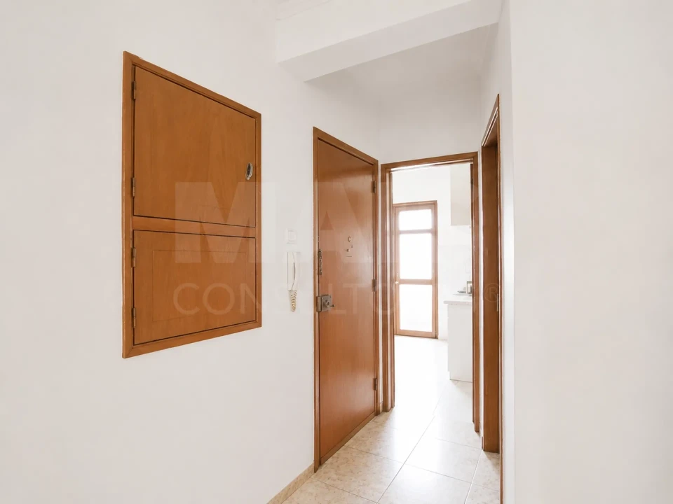 Apartamento T2 para Venda em Queluz e Belas Foto 1