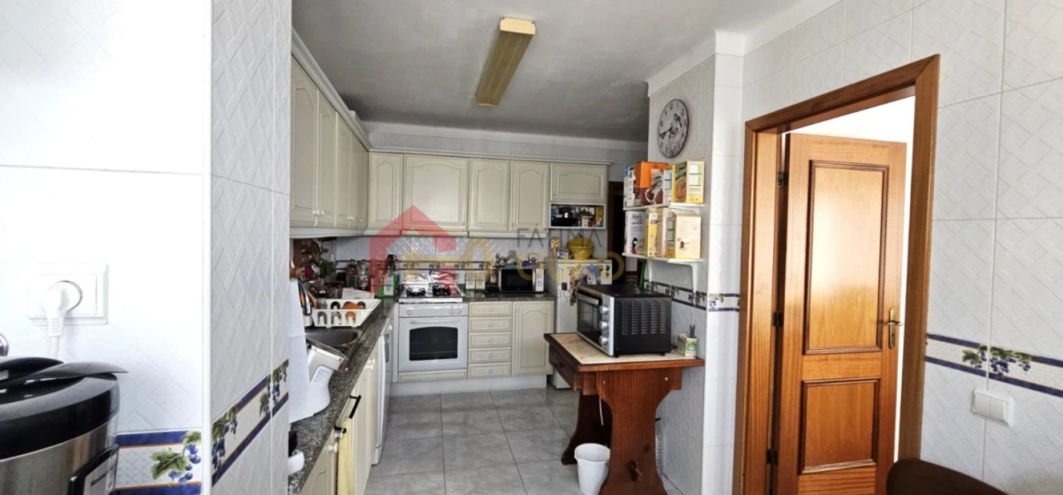 Apartamento T3 para Venda em Sé e São Lourenço Foto 8