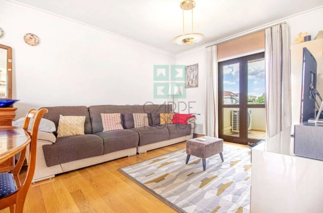 Apartamento T4 para Venda em Alvalade Foto 3