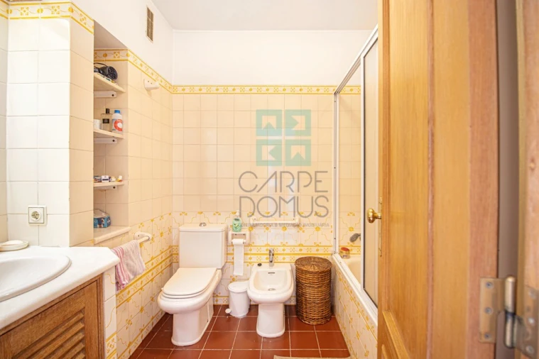 Apartamento T4 para Venda em Alvalade Foto 5