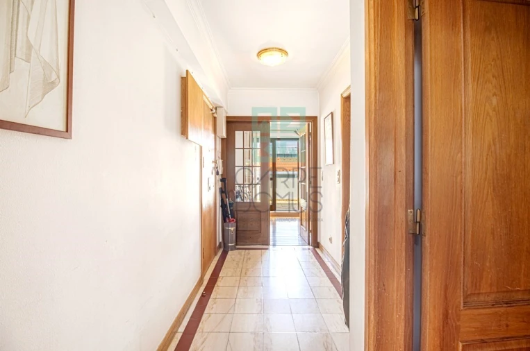 Apartamento T4 para Venda em Alvalade Foto 8