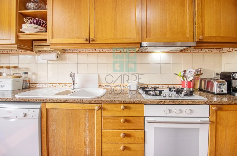 Apartamento T4 para Venda em Alvalade Foto 9