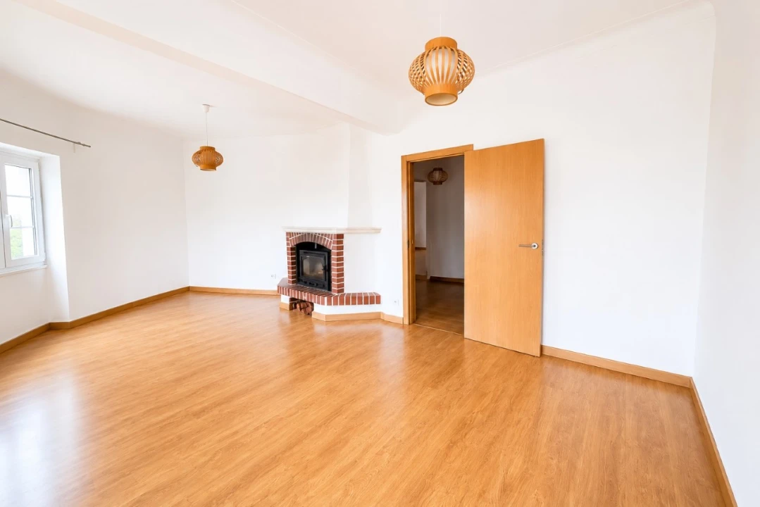 Apartamento T4 para Venda em Rio de Mouro Foto 1